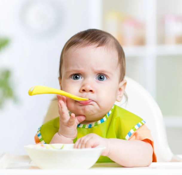 When Should You Start Solids: 4 Months or 6 Months?